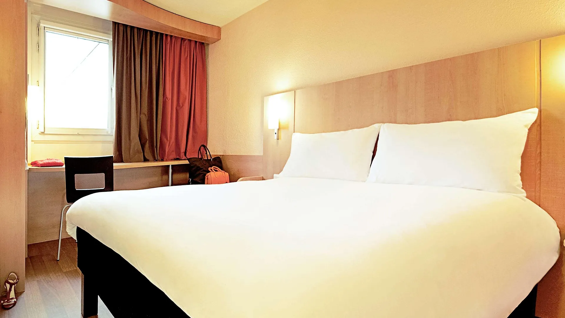 ***  Hotel Ibis Sisteron Francia